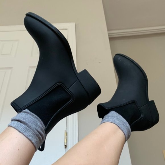 Jeffrey Campbell Chelsea Rain Boots. - Picture 4 of 4